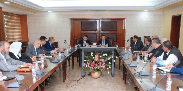 وزير الزراعة والمدير التنفيذي لجهاز مستقبل مصر يبحثان مع التعاونيات تشجيع المزراعين على توريد القمح للدولة 1 وزير الزراعة