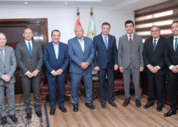 وزير الزراعة ومحافظ الوادى يبحثان تعزيز التعاون المصري السعودي في الاستثمار والتصنيع الزراعي
