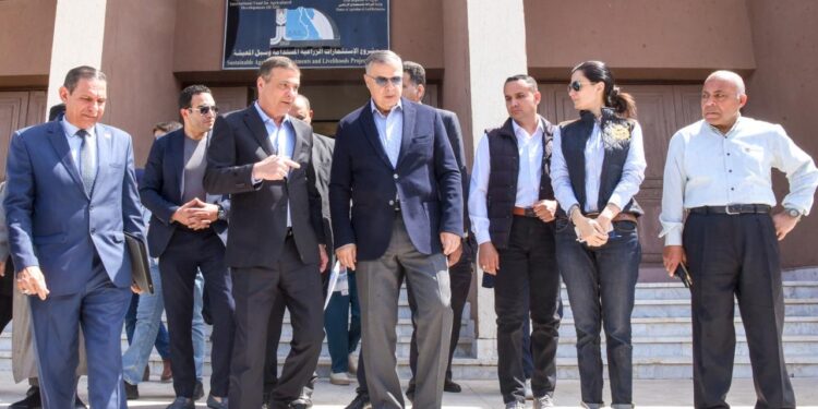 وزير الزراعة ومحافظ الإسكندرية يبحثان التعاون في رفع كافة الأصول 1 وزير الزراعة