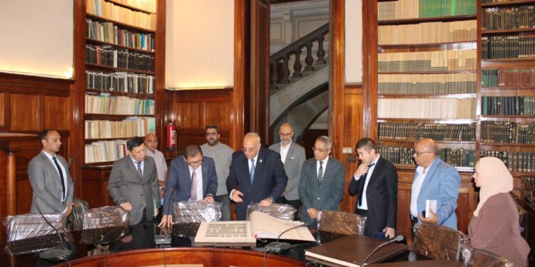 سفير أوزبكستان بالقاهرة يزور «بحوث الصحراء»للإطلاع على أنشطته البحثية في مجال الزراعة المستدامة 1 بحوث الصحراء