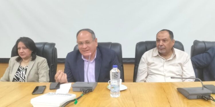 رئيس البحوث الزراعية يلتقي مديري المعاهد والمعامل لبحث الترتيبات النهائية لمؤتمر المركز 1 البحوث الزراعية