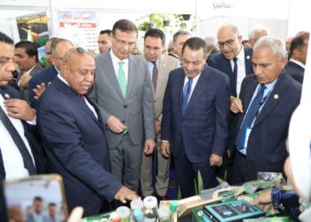 وزير الزراعة يفتتح المعرض والمؤتمر الأول لمركز البحوث الزراعية حول الابتكار وريادة الأعمال