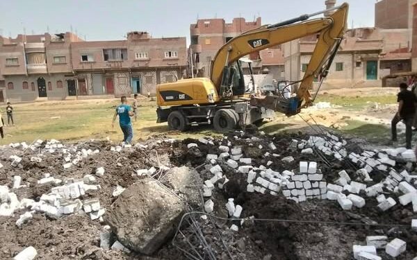 « زراعة أسيوط » تشن حملة لإزالة التعديات على الأراضي الزراعية بأبوتيج 1 زراعة أسيوط