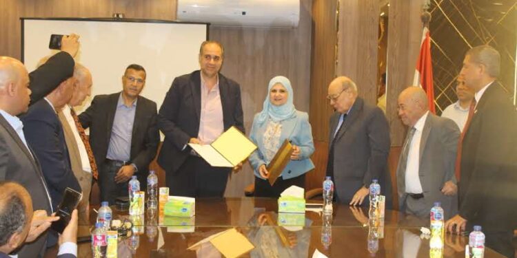 توقيع مذكرة تفاهم بين المركزي للمبيدات وكروب لايف في مجال التسجيل والرقابة على المبيدات 1 توقيع مذكرة تفاهم بين المركزي للمبيدات وكروب لايف في مجال التسجيل والرقابة على المبيدات