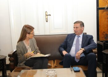 وزير الزراعة يلتقي مدير مكتب اليونسكو بالقاهرة ويصطحبها في جولة بالمتحف الزراعي لتعزيز التعاون