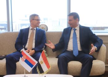 وزير الزراعة يبحث مع نظيره الصربي تعزيز التعاون الزراعي والأمن الغذائي في البلدين