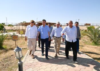 وزيرا الزراعة والري يتفقدان مشروعات المياه الجوفية بالوادي الجديد