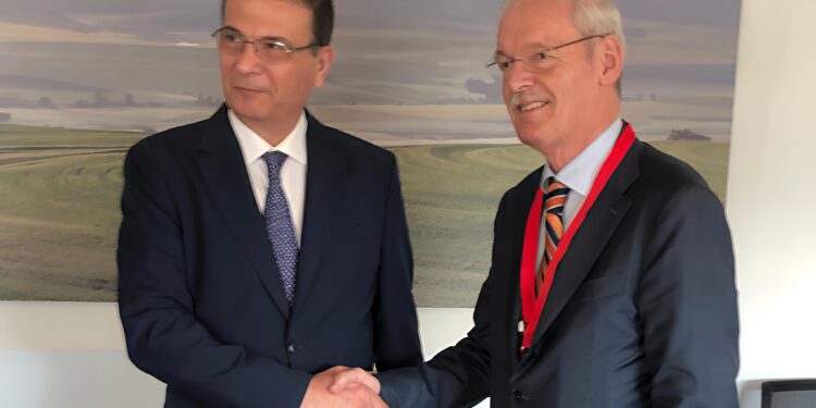 وزير الزراعة يبحث مع وزير المصايد والأمن الغذائي الهولندي تعزيز التعاون المشترك بين البلدين 1 وزير الزراعة