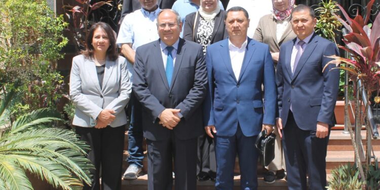 وفد أوزبكي يزور مركز البحوث الزراعية للتعرف علي الخبرات المصرية في مجال إنتاج البطاطس 1 وفد أوزبكي يزور مركز البحوث الزراعية للتعرف علي الخبرات المصرية في مجال إنتاج البطاطس