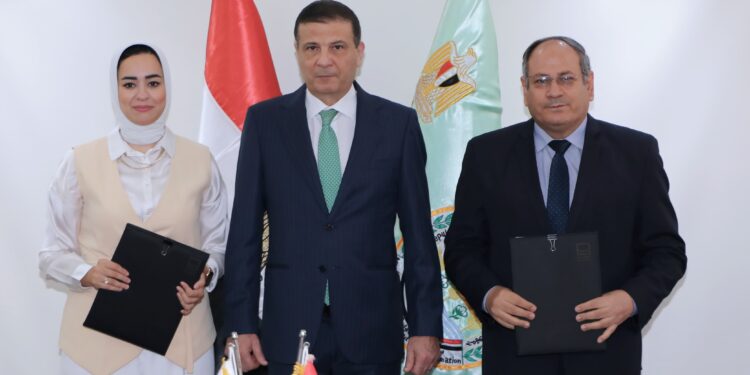 البحوث الزراعية يوقع بروتوكول تعاون مع مؤسسة حياة كريمة 1 البحوث الزراعية
