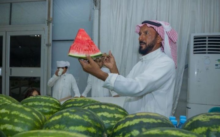 منتجات المزارعين الموسمية