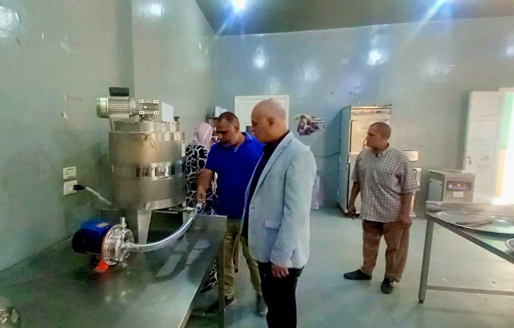 جمعية بادر بأسيوط تنجح في تحويل الرمان لـ دبس وزيت ومنتجات عناية بالبشرة 12 جمعية بادر